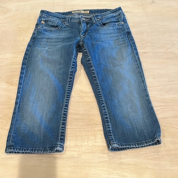 Big Star Denim - Women’s Big Star capris 29